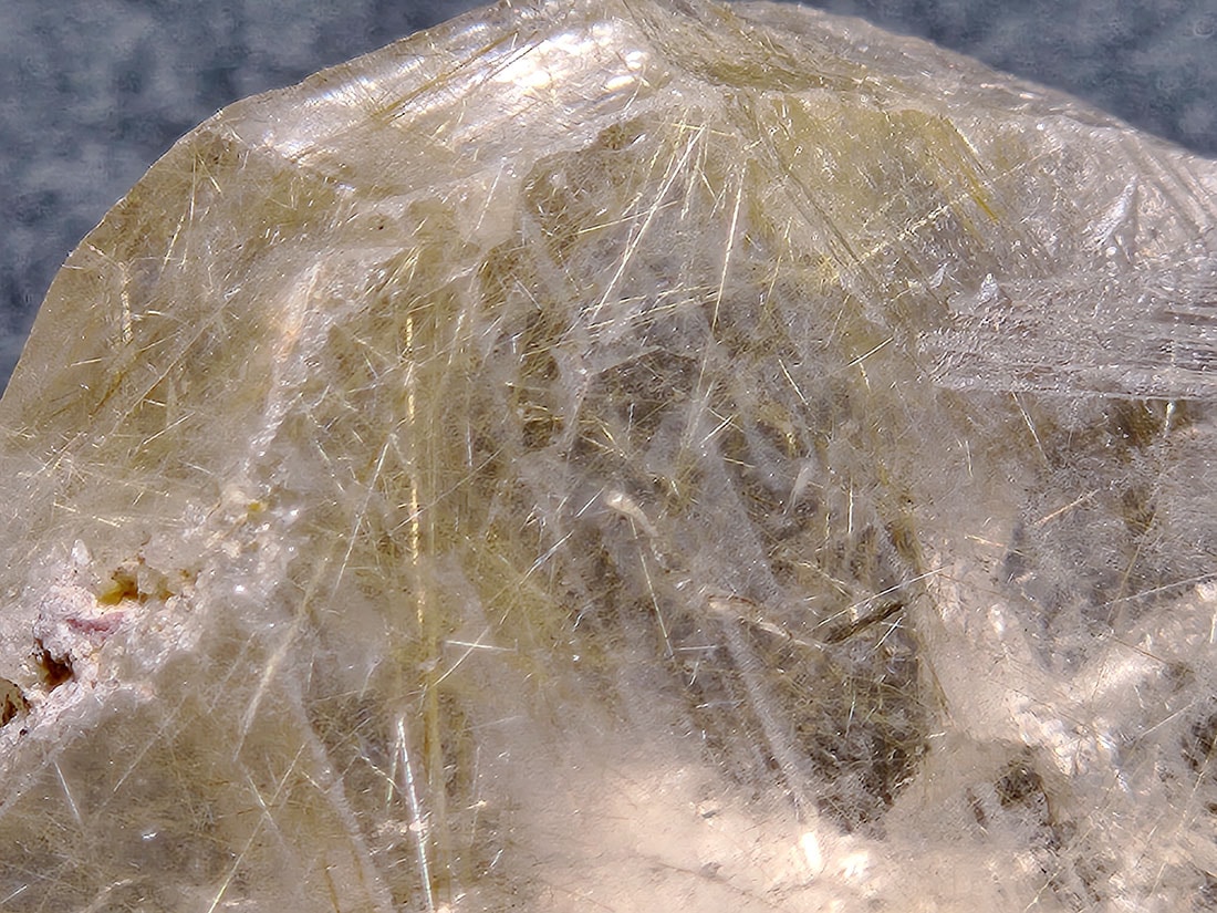ブラジル産 ルチルクォーツ ( 金鉱石入り水晶 )/Rutilated Quartz