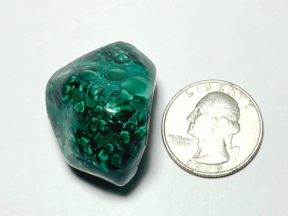 孔雀石　マラカイト　原石　アフリカ　コンゴ コンゴ民主共和国産 マラカイト タンブル ( 孔雀石 )/ Malachite