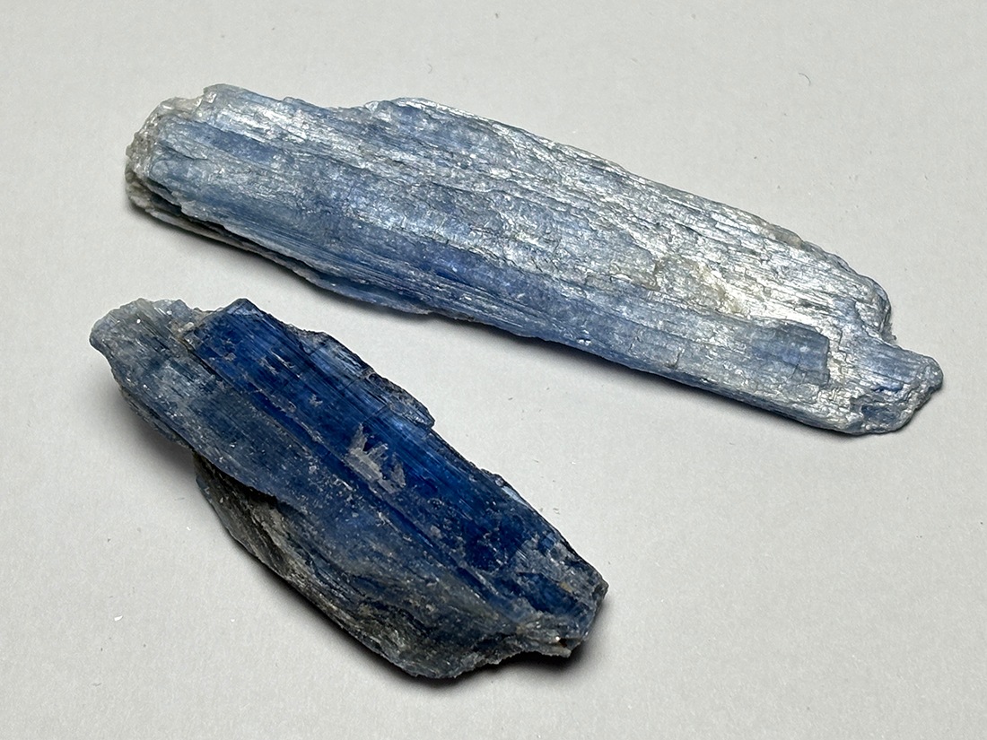 ブラジル産 カイヤナイト 2個セット ( 藍晶石 ) / Kyanite