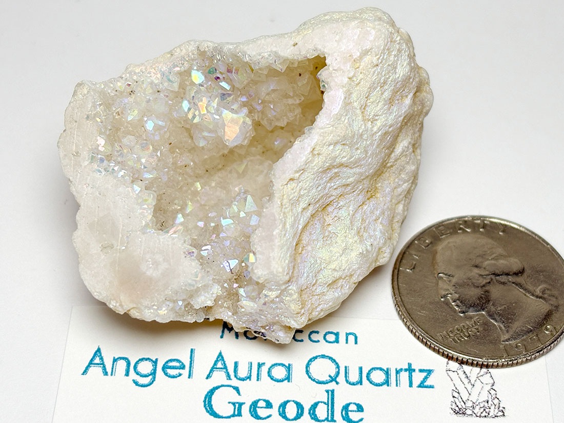モロッコ産 オーラクォーツ ジオード / Aura Quartz Geode
