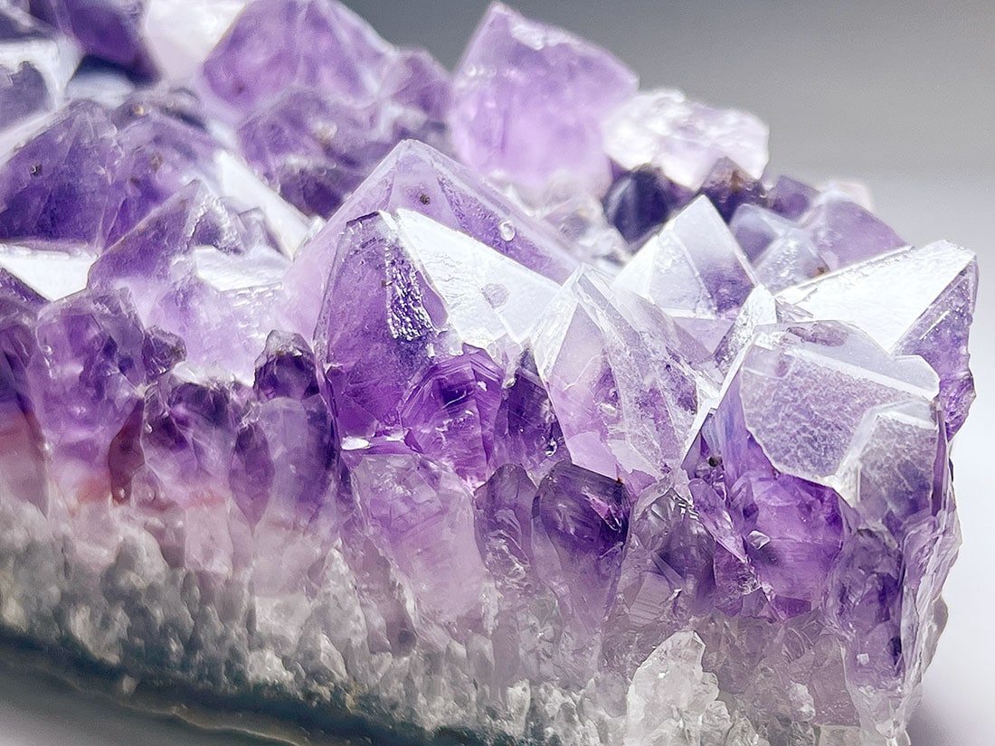 【美品】ブラジル産 アメジストクラスター 1,034g 天然石 紫水晶 ブラジル産アメジストクラスター