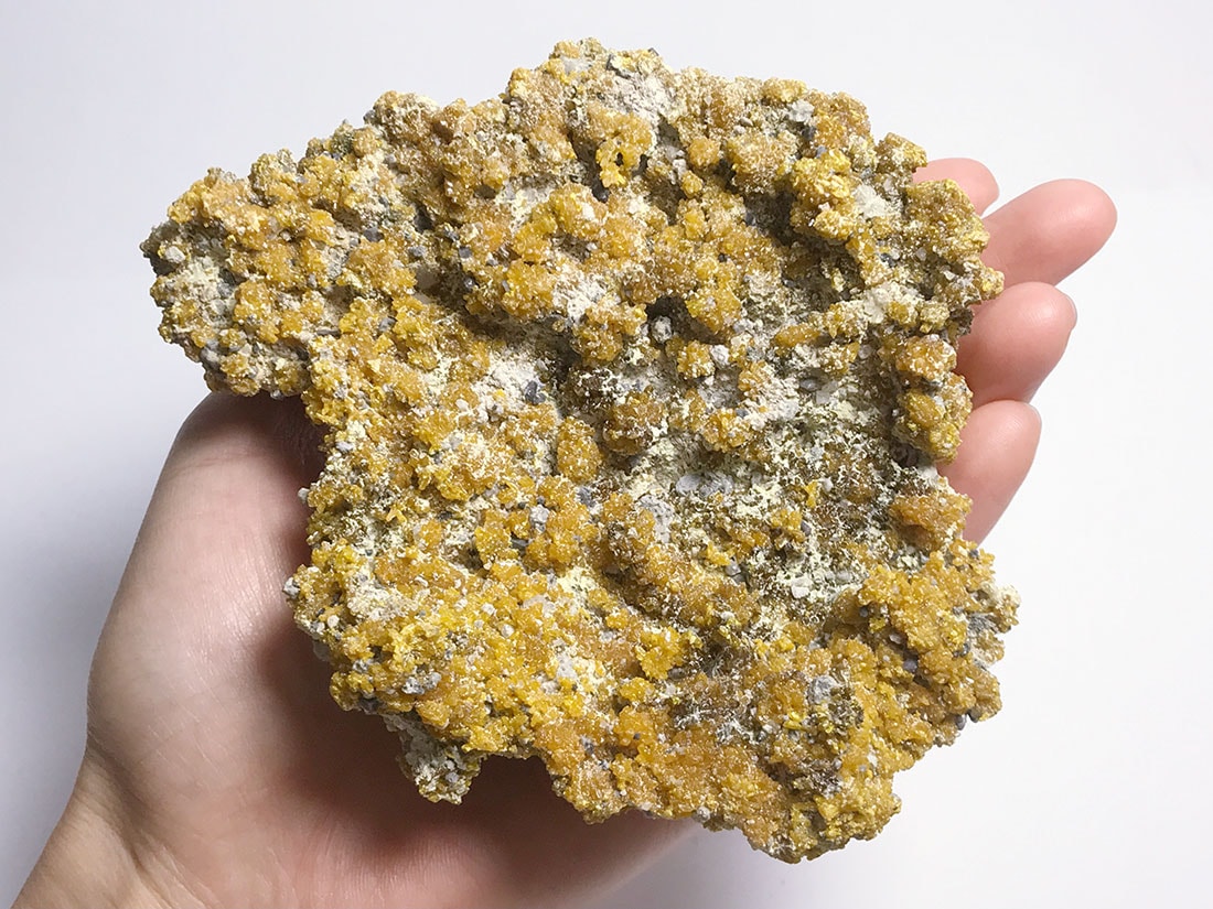 青森県恐山産 石黄 (雄黄/オーピメント) /Orpiment