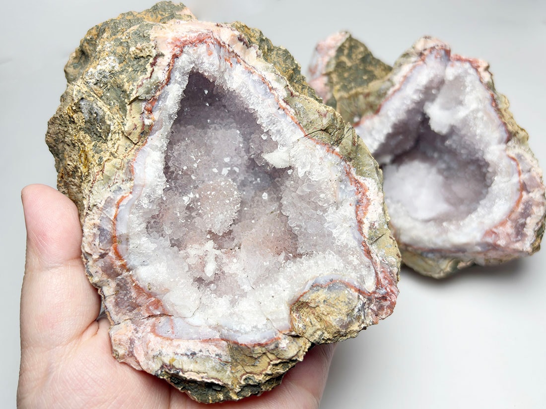 【 新品・天然石 】 モロッコ産 水晶ジオード ペア 特大 モロッコ産 水晶ジオード ペア/Quartz Geode