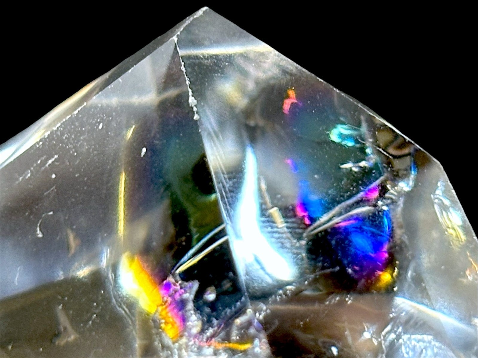 エンジェルラダークォーツ レア 虹多め 「アイリス」ブラジル産 美品269g ブラジル産 アイリスクォーツ ( レインボークォーツ ) ラフカット