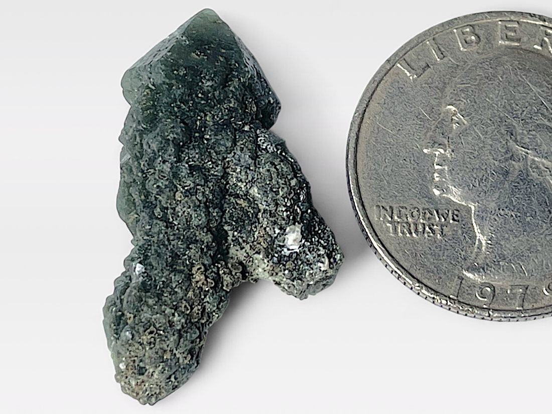 内モンゴル産 グリーンクォーツ / Hedenbergite in Quartz