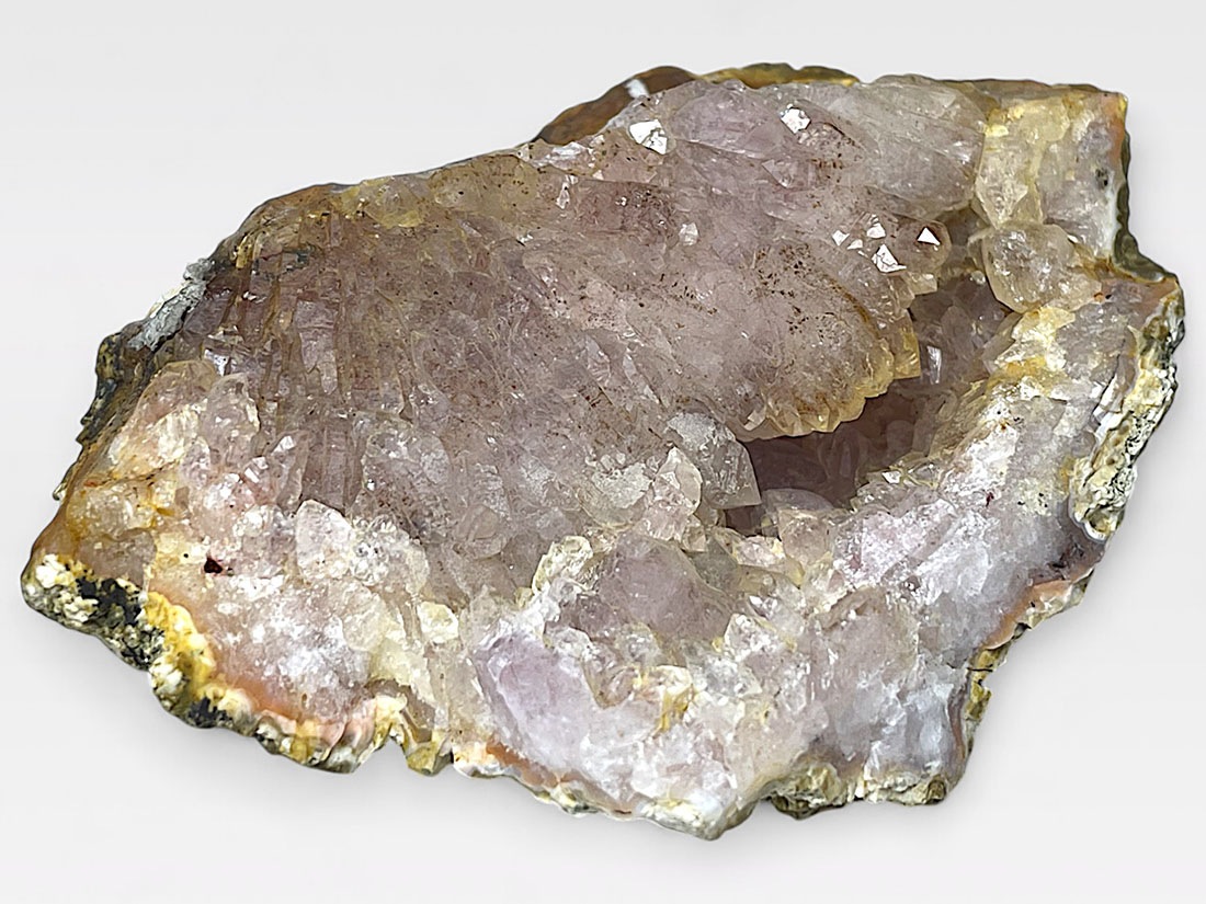 モロッコ産 赤水晶(赤鉄水晶) クラスター