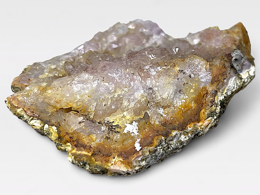 モロッコ産 赤水晶(赤鉄水晶) クラスター