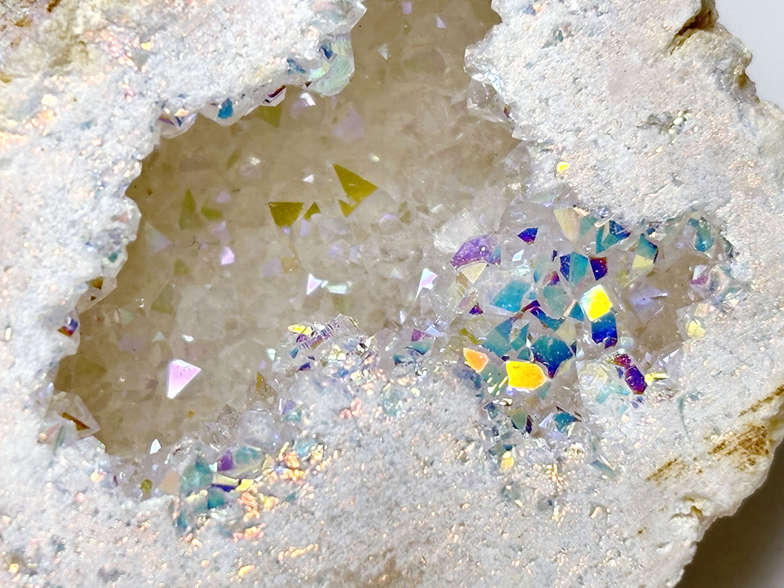 モロッコ産 オーラクォーツ ジオード / Aura Quartz Geode