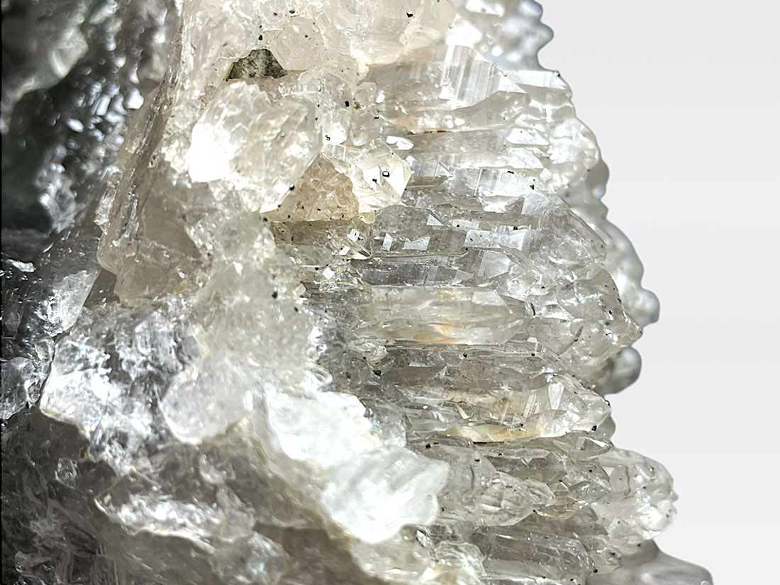 ヒマラヤ・マニハール産 ガーデンクォーツ (セルフヒールド)