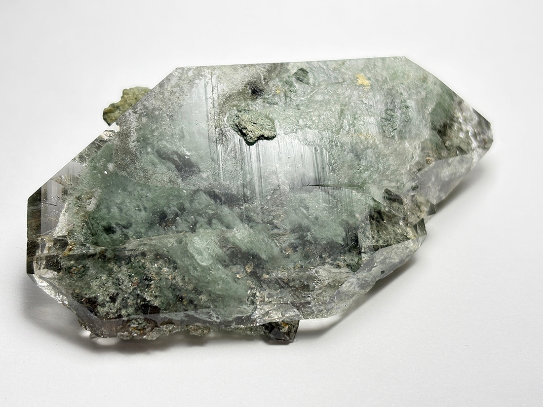 インド マニハール産 ヒマラヤ水晶(ルチル/クローライト共生