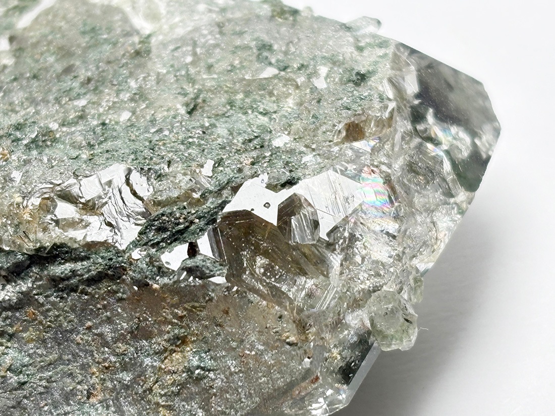 インド マニハール産 ヒマラヤ水晶(ルチル/クローライト共生