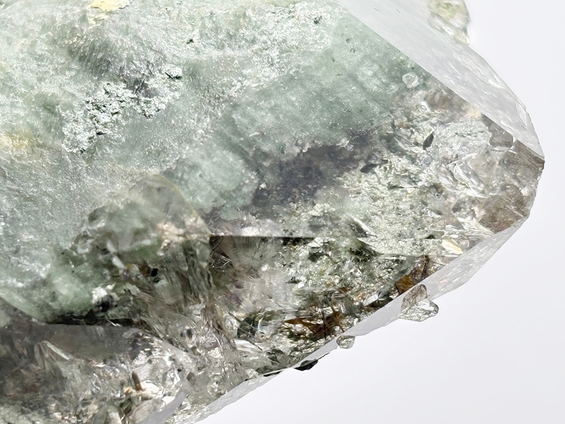 インド マニハール産 ヒマラヤ水晶(ルチル/クローライト共生