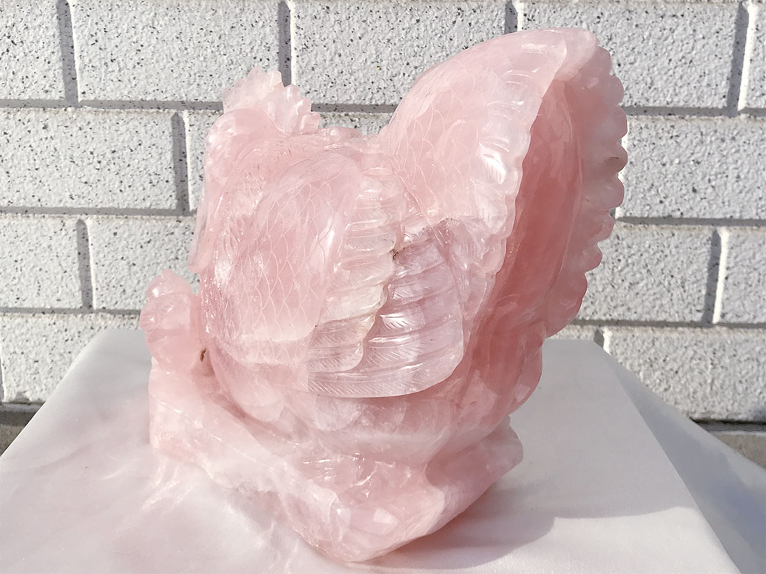 大きい❣️天然水晶 天然石アクセサリー＆天使 - ☆マダガスカル産☆ローズクォーツ彫刻龍 綺麗  置物 鳥　手彫リ543g ローズクォーツ 高品質 置物