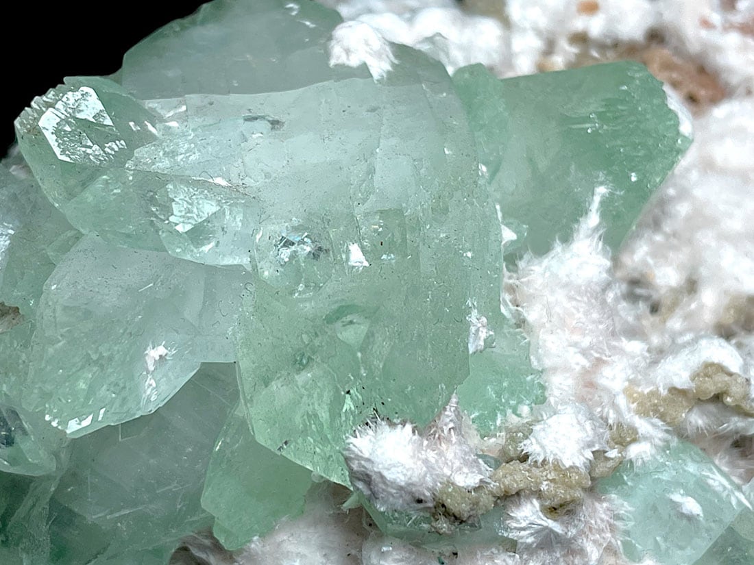 インド産グリーンアポフィライト/モルデナイト(魚眼石/モルデン沸石)