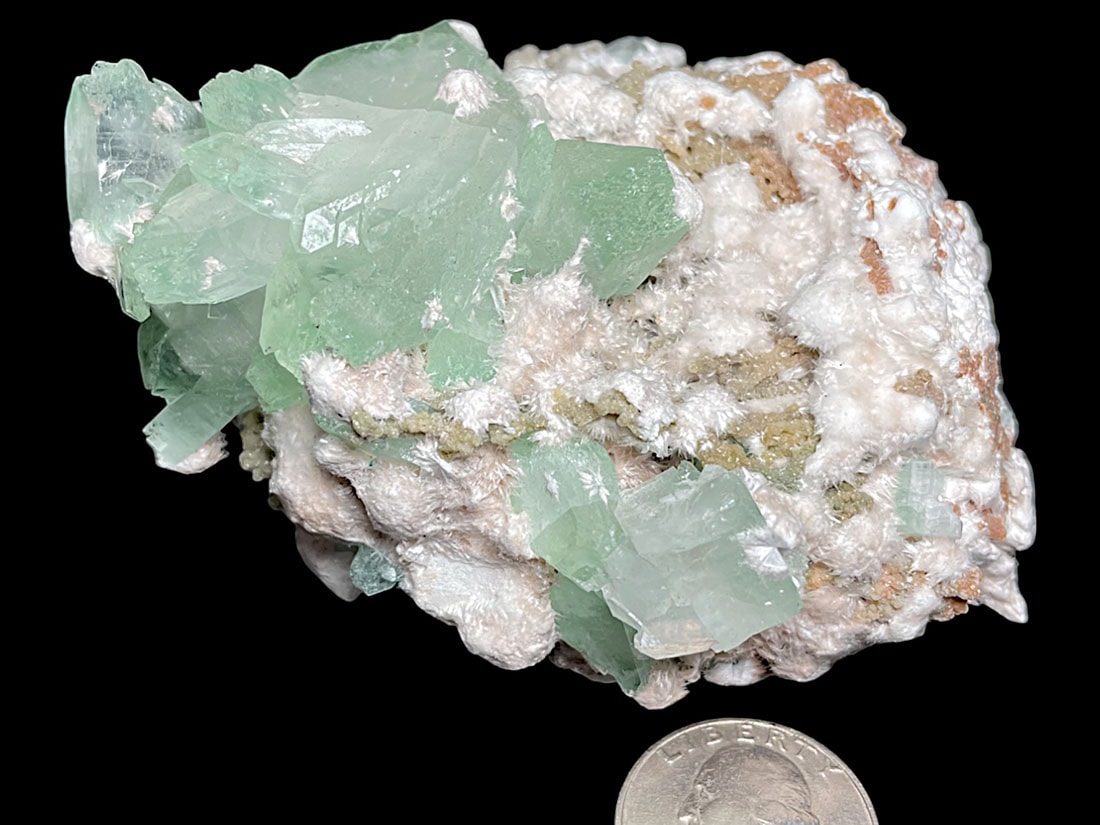 インド産グリーンアポフィライト/モルデナイト(魚眼石/モルデン沸石)