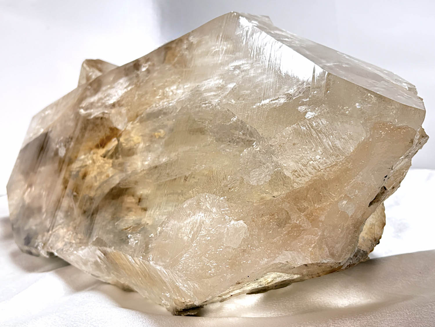 インド・パルギ鉱山産 ルチルクォーツ ( 金鉱石入り水晶 )/Rutilated