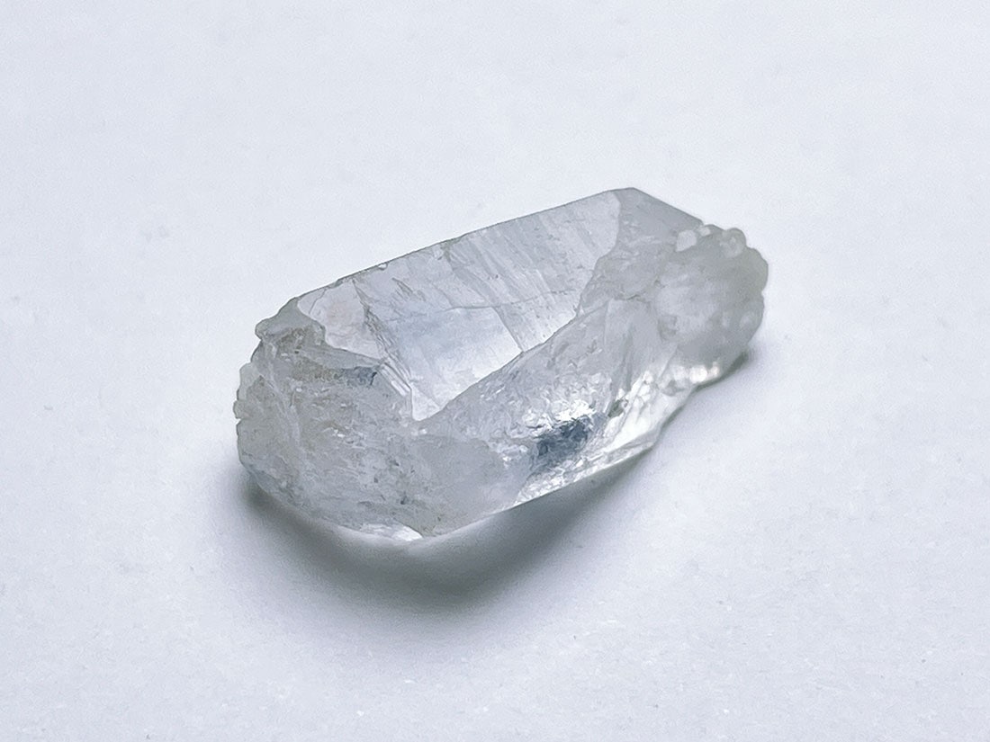 ブラジル産 デュモルチェライトinクォーツ / Dumortierite in Quartz ブラジル産 デュモルチェライトinクォーツ / Dumortierite in Quartz