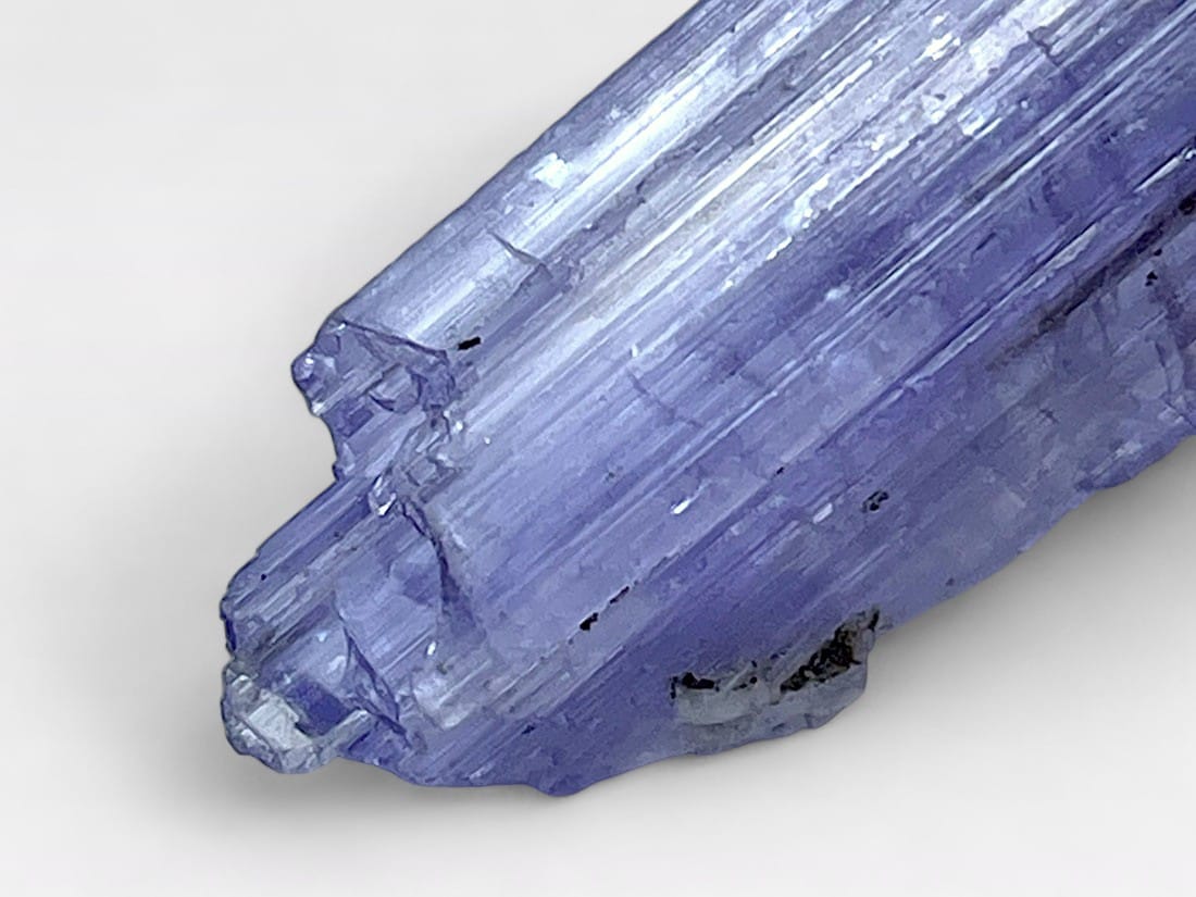 メレラニ鉱山産 タンザナイト ( 灰簾石 )/ Tanzanite