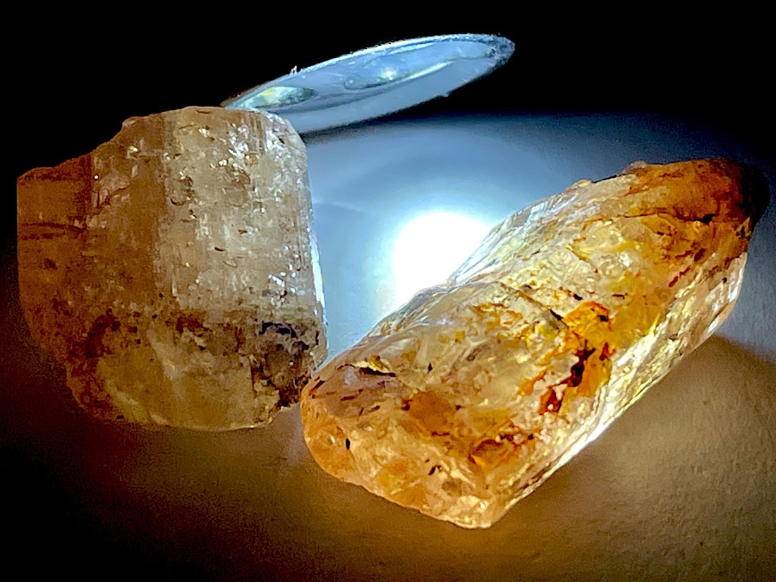 ブラジル産 インペリアルトパーズ/Imperial Topaz (蛍光)