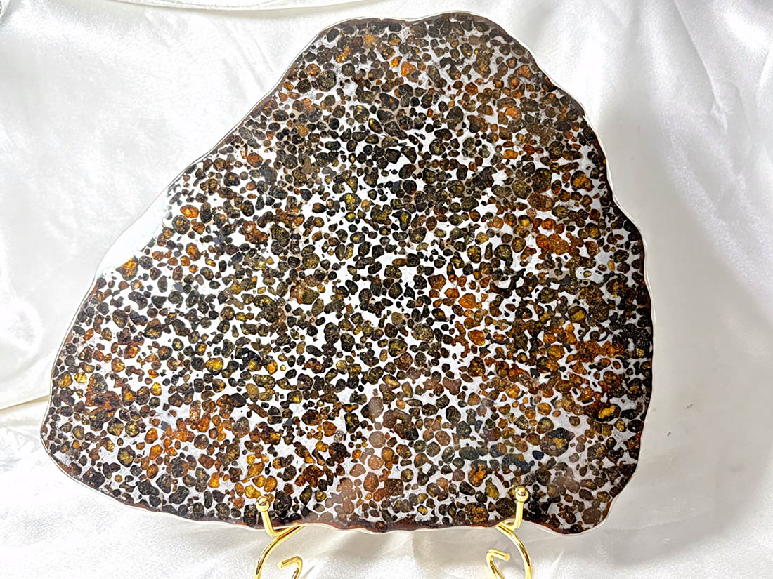 【一点物】ケニア産セリコ・パラサイト隕石 435g　黄金オリビンが美しく輝く逸品 一点物】ケニア産セリコ・パラサイト隕石 435g 黄金オリビンが美しく