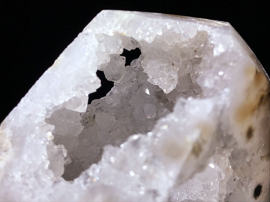 モロッコ産水晶ジオードポイントタイプ