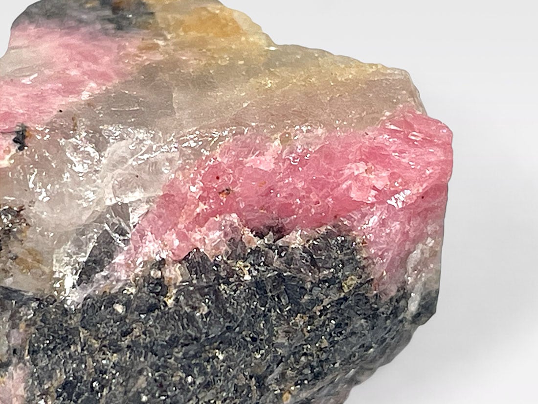 ロードナイトinクォーツ ( 薔薇輝石 )/ Rhodonite in Quartz