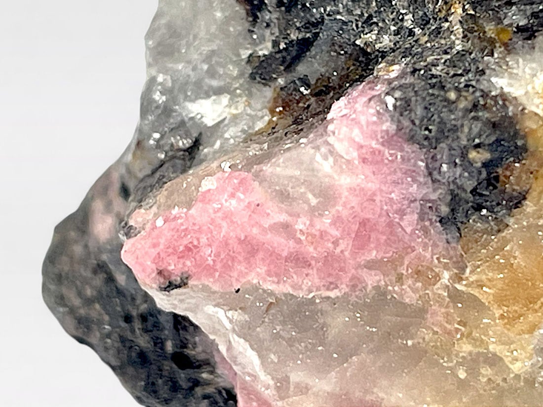 ロードナイトinクォーツ ( 薔薇輝石 )/ Rhodonite in Quartz