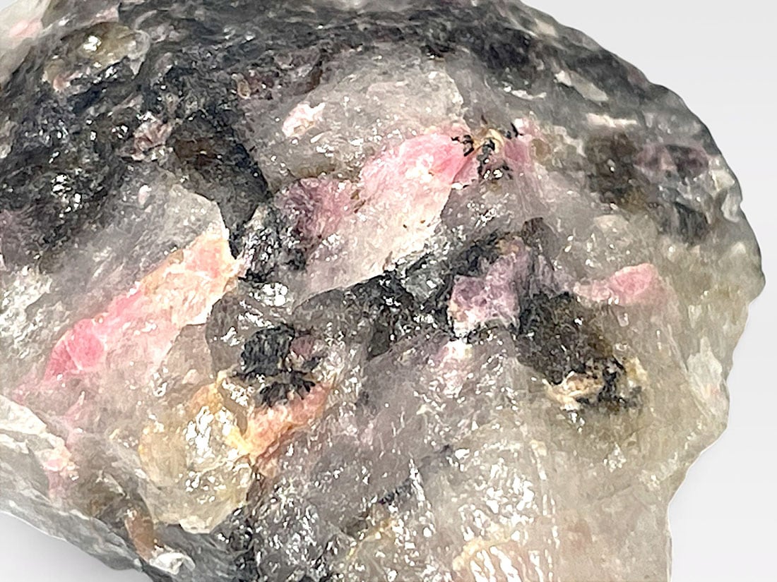 ロードナイトinクォーツ ( 薔薇輝石 )/ Rhodonite in Quartz