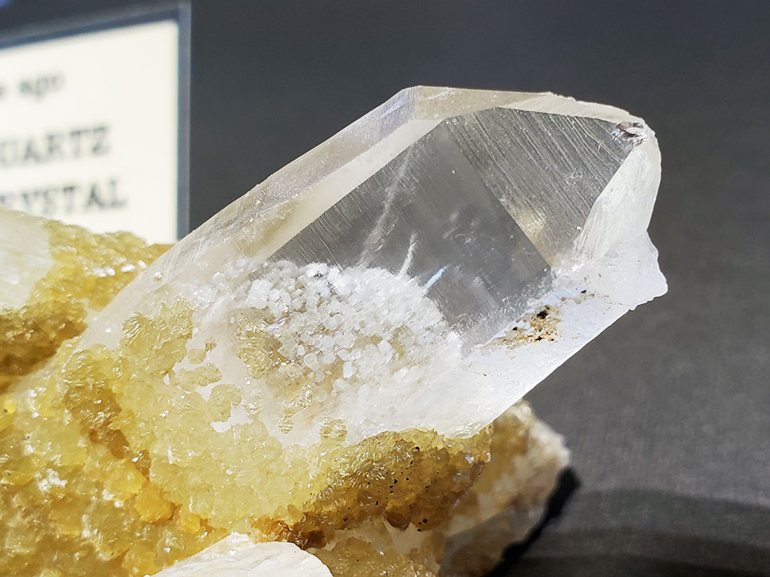モスコバイトクォーツ モスコバイトオンクォーツ/Muscovite on Quartz Tantric Twins Crystal