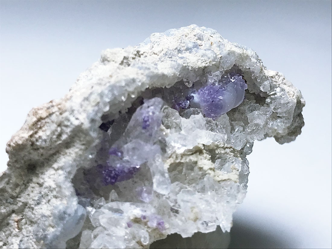 鉱石 ジオード　メキシコ産 蛍光】メキシコ産トランカスジオード｜現物撮影｜割れているジオード