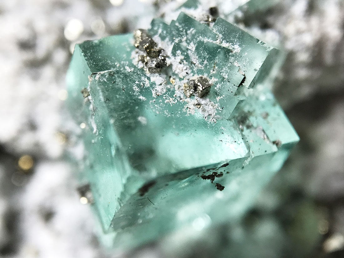 希少！強燐光　ヤオ「バイオレット」「アップルグリーン」ゾーニングフローライト ICE flower 2023｜Midnight lime（M） – karendo online shop