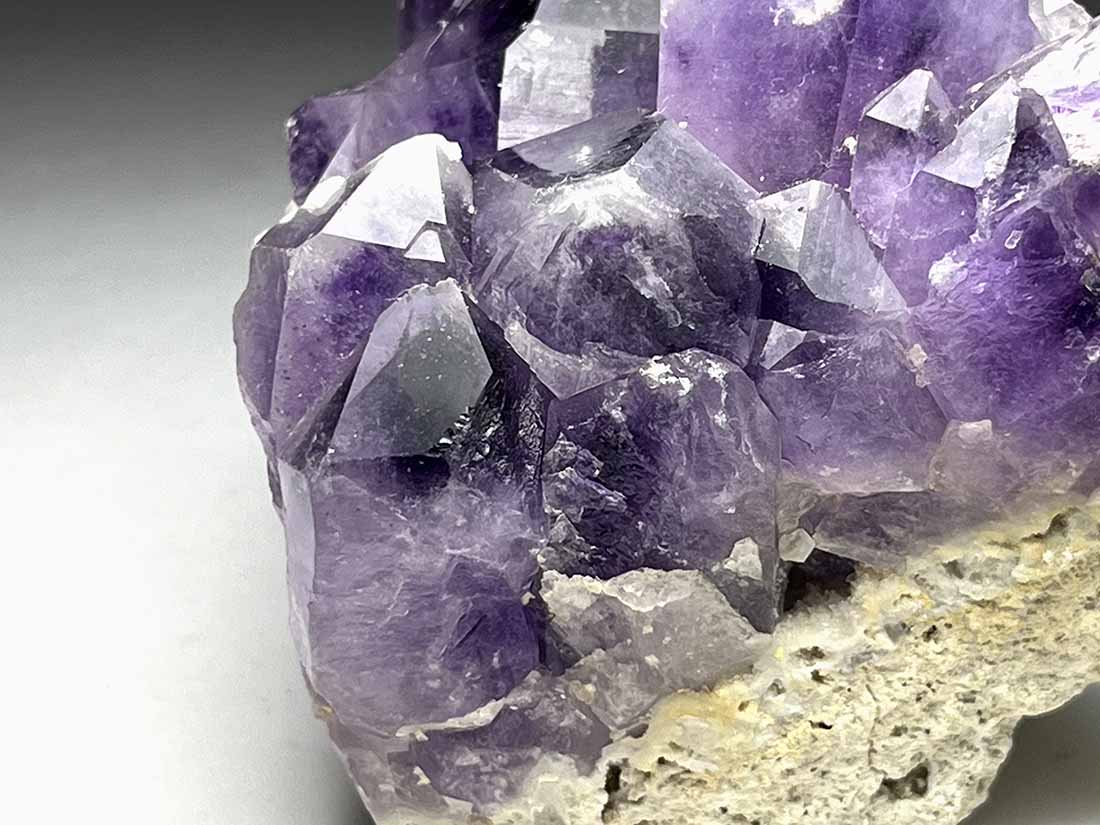 レア！モロッコ産 ファントム＆ アワーグラスアメジスト 母岩付き