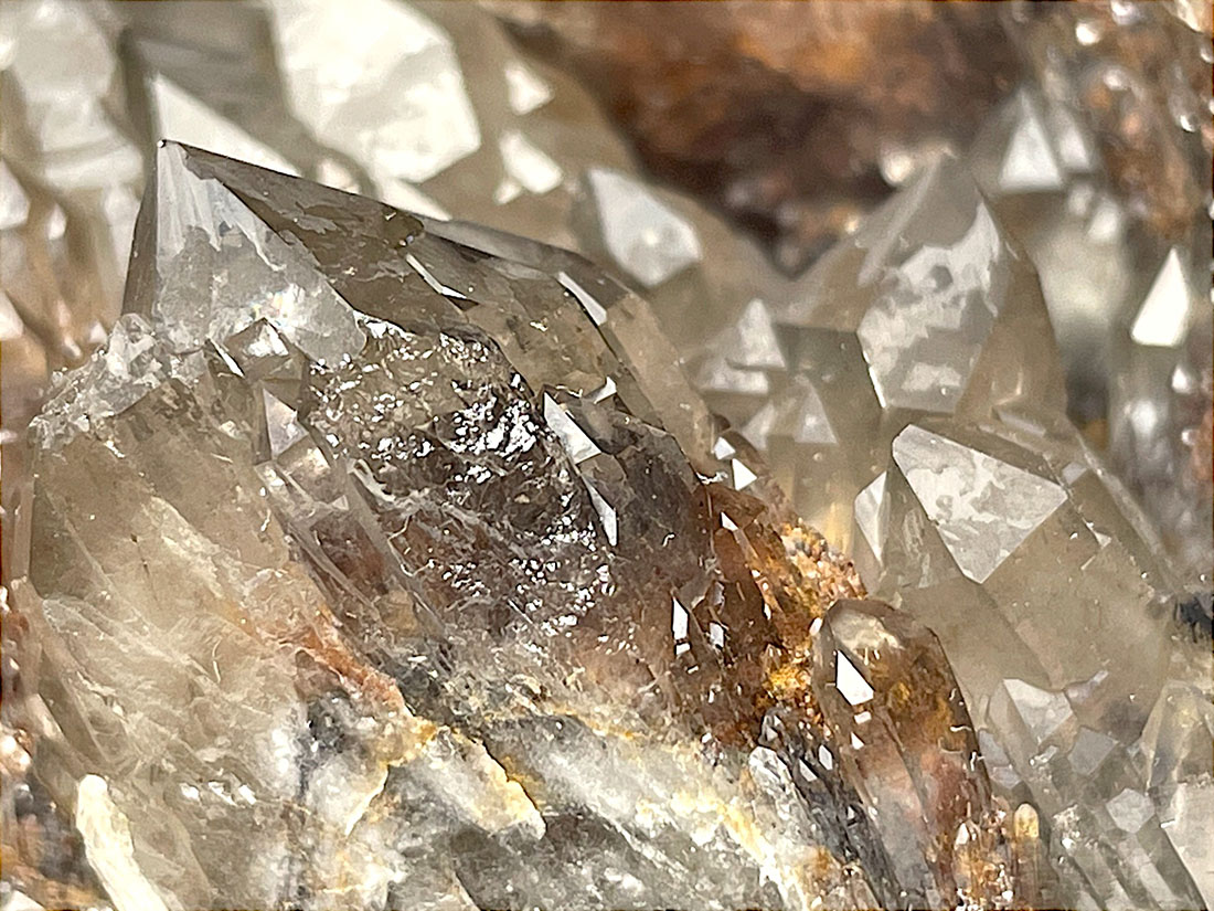 マダガスカル産 カテドラルクォーツ クラスター