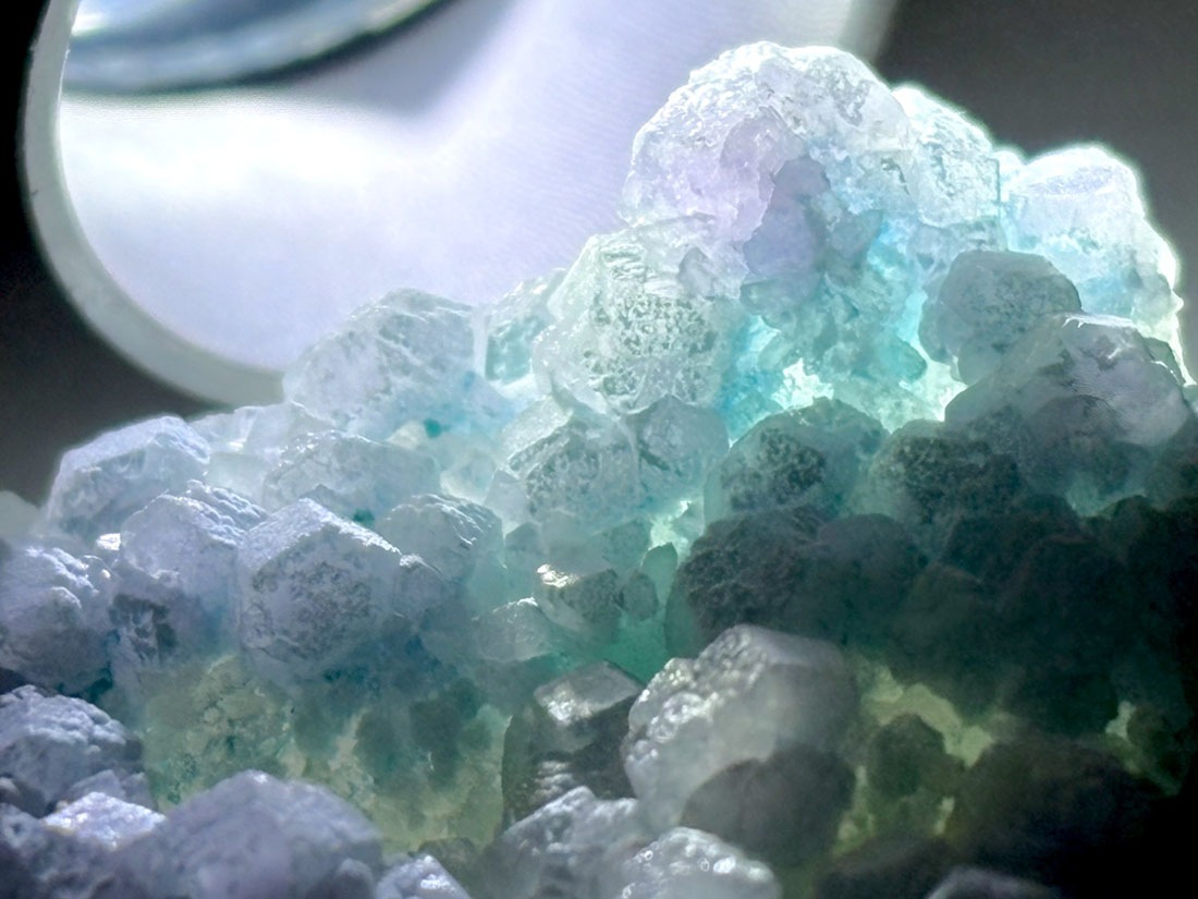 貴州省産 フローライトwithクリソコラ / Fluorite with Chrysocolla