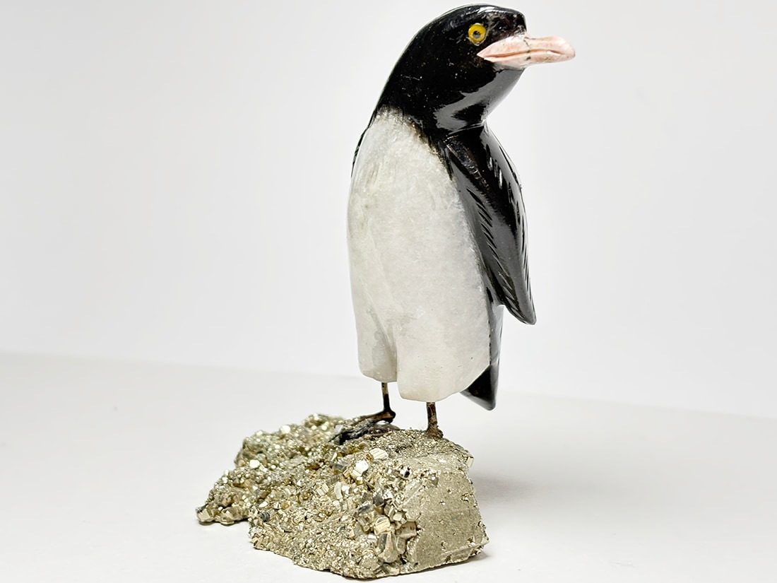 ペルー産 鳥彫刻 (ペンギン)