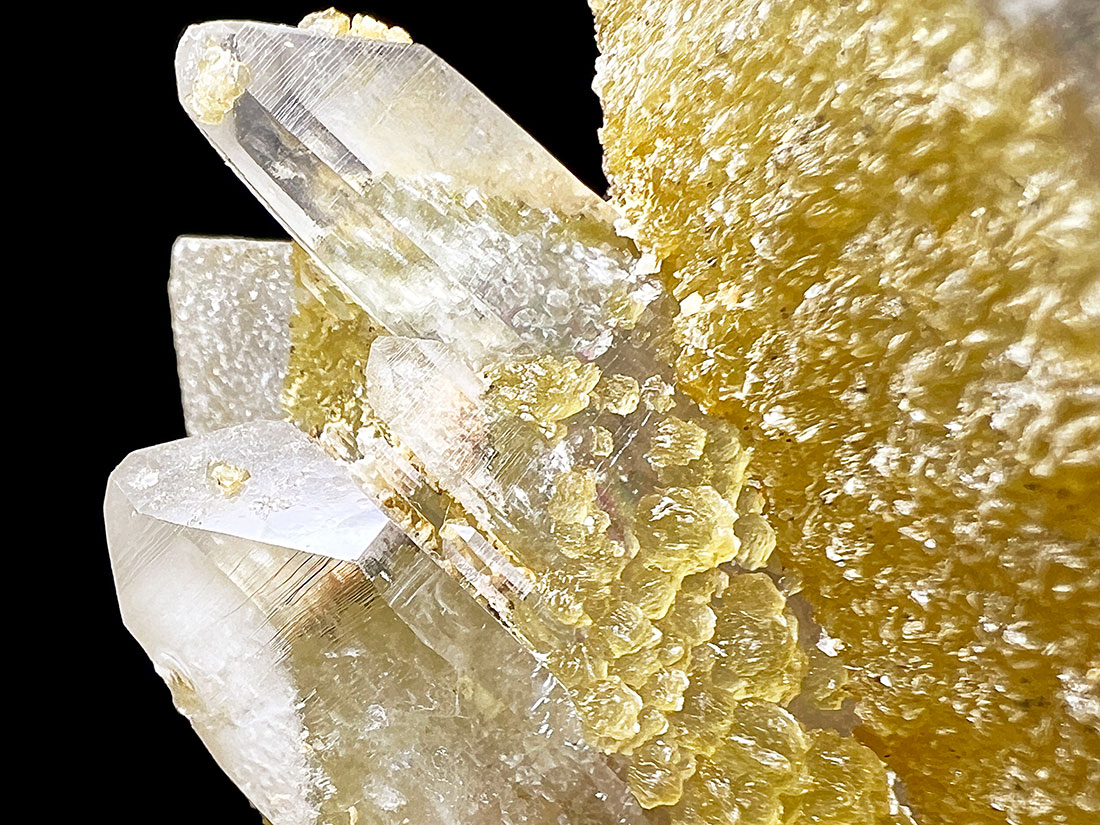 モスコバイトオンクォーツ/Muscovite on Quartz Tantric Twins Crystal in Phantom