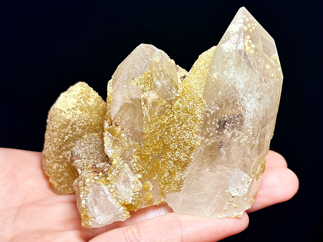 モスコバイトオンクォーツ/Muscovite on Quartz Tantric Twins Crystal in Phantom