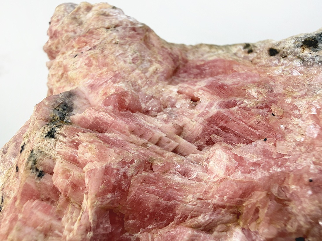 北海道稲倉鉱山産 菱マンガン鉱 / Rhodochrosite