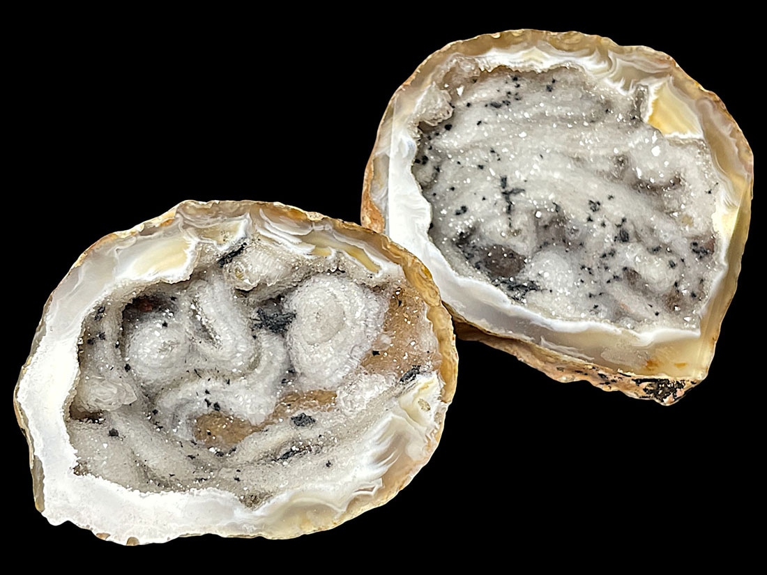 トレジャーメノウ (瑪瑙晶洞)/Geode Pair (鉄製台座付き)