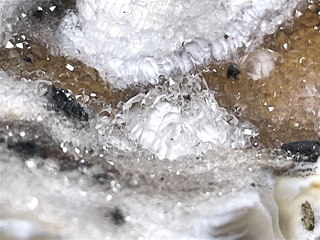 トレジャーメノウ (瑪瑙晶洞)/Geode Pair (鉄製台座付き)