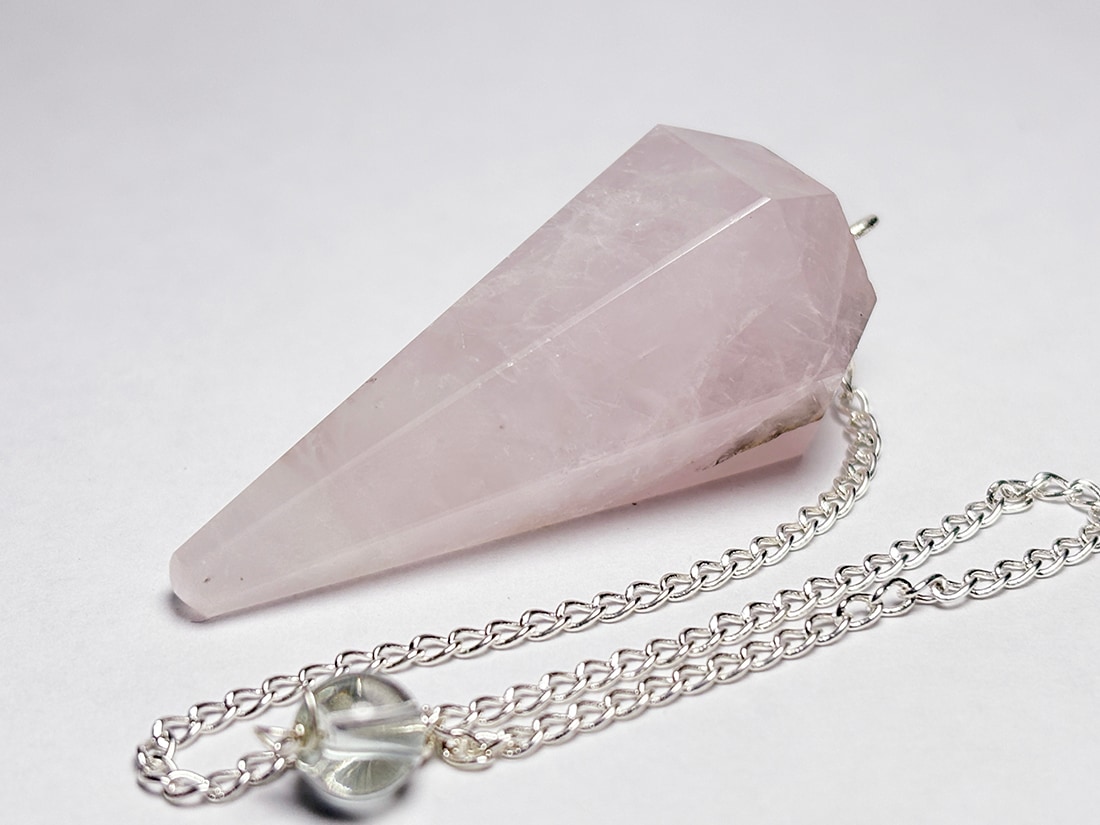 【ローズクォーツのペンデュラム】大和霊力入り！ ローズクォーツ ペンデュラム / Rose Quartz Pendulum