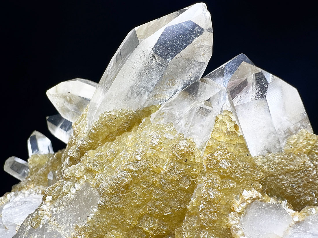 モスコバイトオンクォーツ/Muscovite on Quartz Tantric Twins Crystal