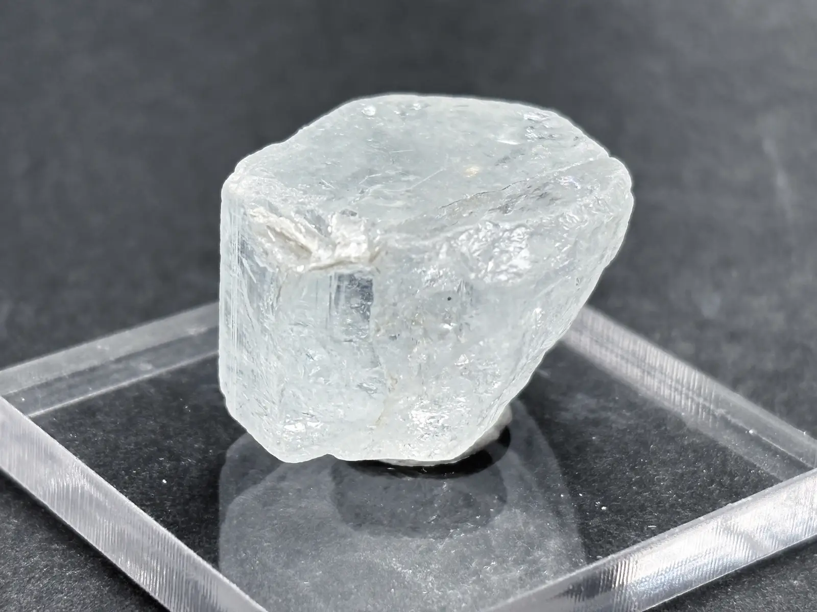 ベトナム産 アクアマリン 大型標本 レインボー入り 結晶イン結晶36.70 ct パキスタン産 アクアマリン 柱状結晶 ( 藍玉 )/ Aquamarine