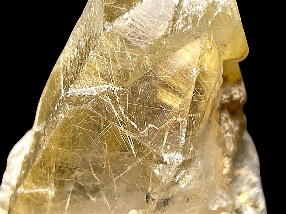 ブラジル産 ルチルクォーツ ( 金鉱石入り水晶 )/Rutilated Quartz