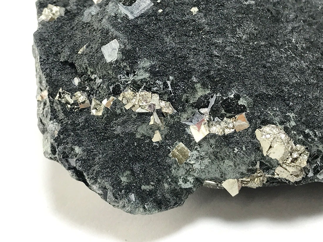 新潟県飯豊鉱山産 黄鉄鉱(パイライト)/Pyrite