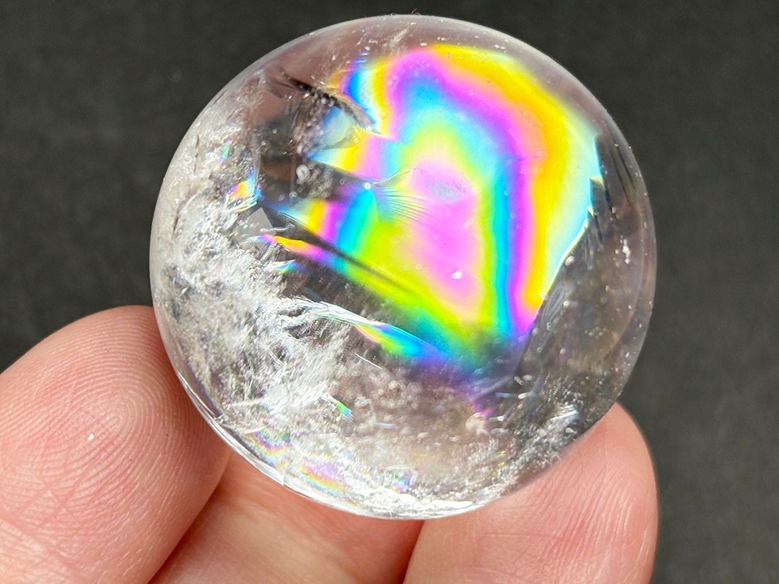 アイリスクォーツ (レインボークォーツ) 31mm 丸玉 / Iris Quartz
