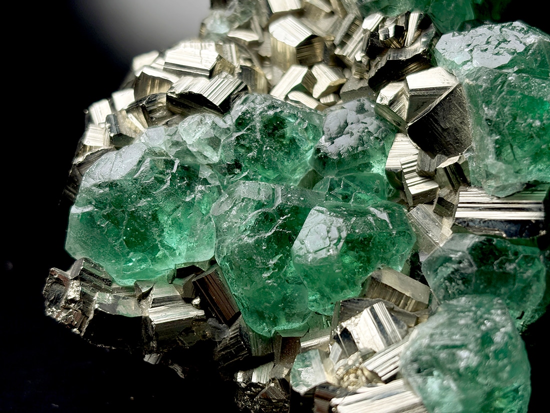 ペルー・ミルポ鉱山産 フローライト＆パイライト / Fluorite＆Pyrite