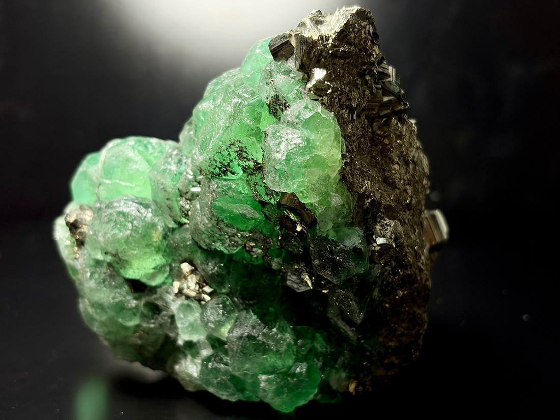 ペルー・ミルポ鉱山産 フローライト＆パイライト / Fluorite＆Pyrite