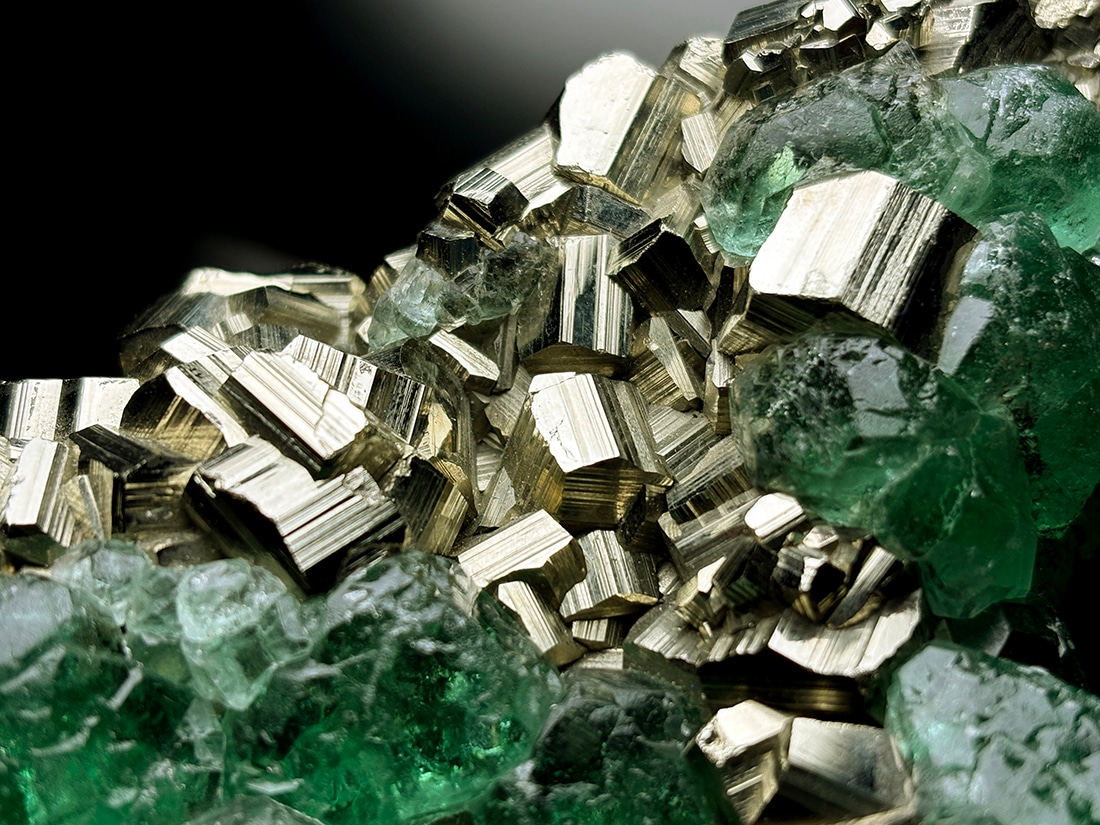 ペルー・ミルポ鉱山産 フローライト＆パイライト / Fluorite＆Pyrite