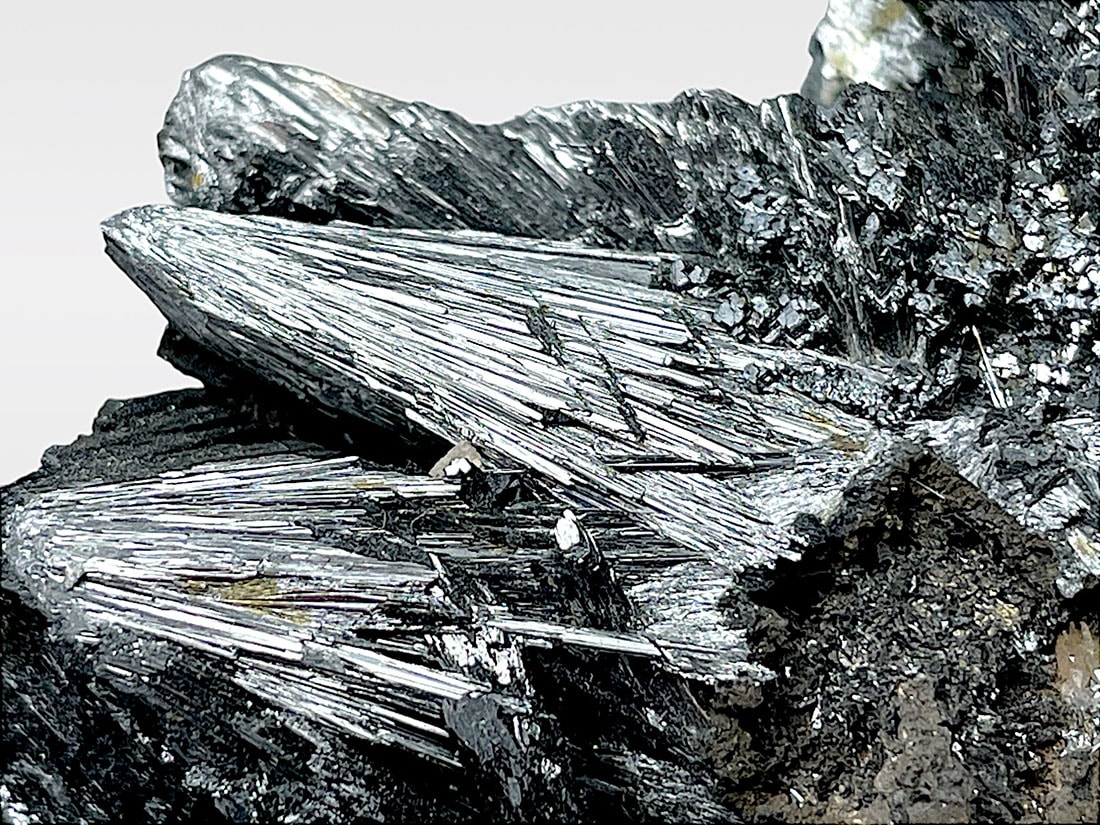 ドイツ産パイロルーサイト(軟マンガン鉱)/Pyrolusite